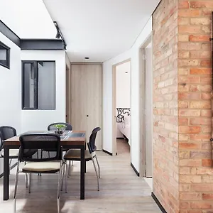 New Cozy 2 Bed 2 Bath In Central Location! Apartamento Bogotá